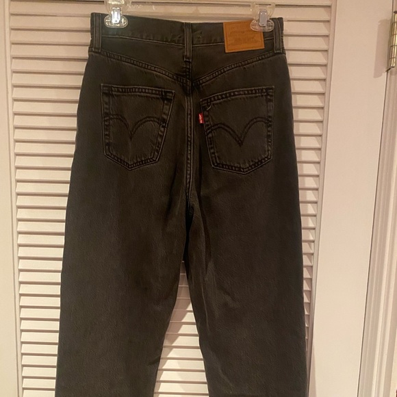 Levi’s high loose tapered jeans. Worn only once - Picture 4 of 6